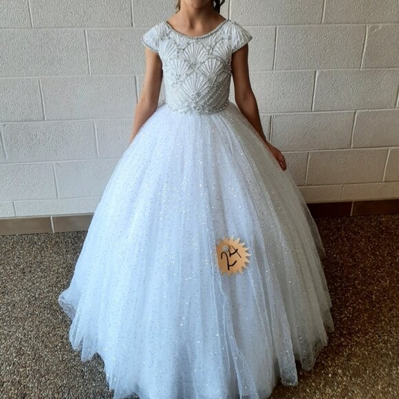 Sherri Hill white pageant dress little girl size 8, runs bigger - Picture 1 of 11